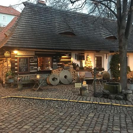 Romantik Hotel U Raka براغ المظهر الخارجي الصورة