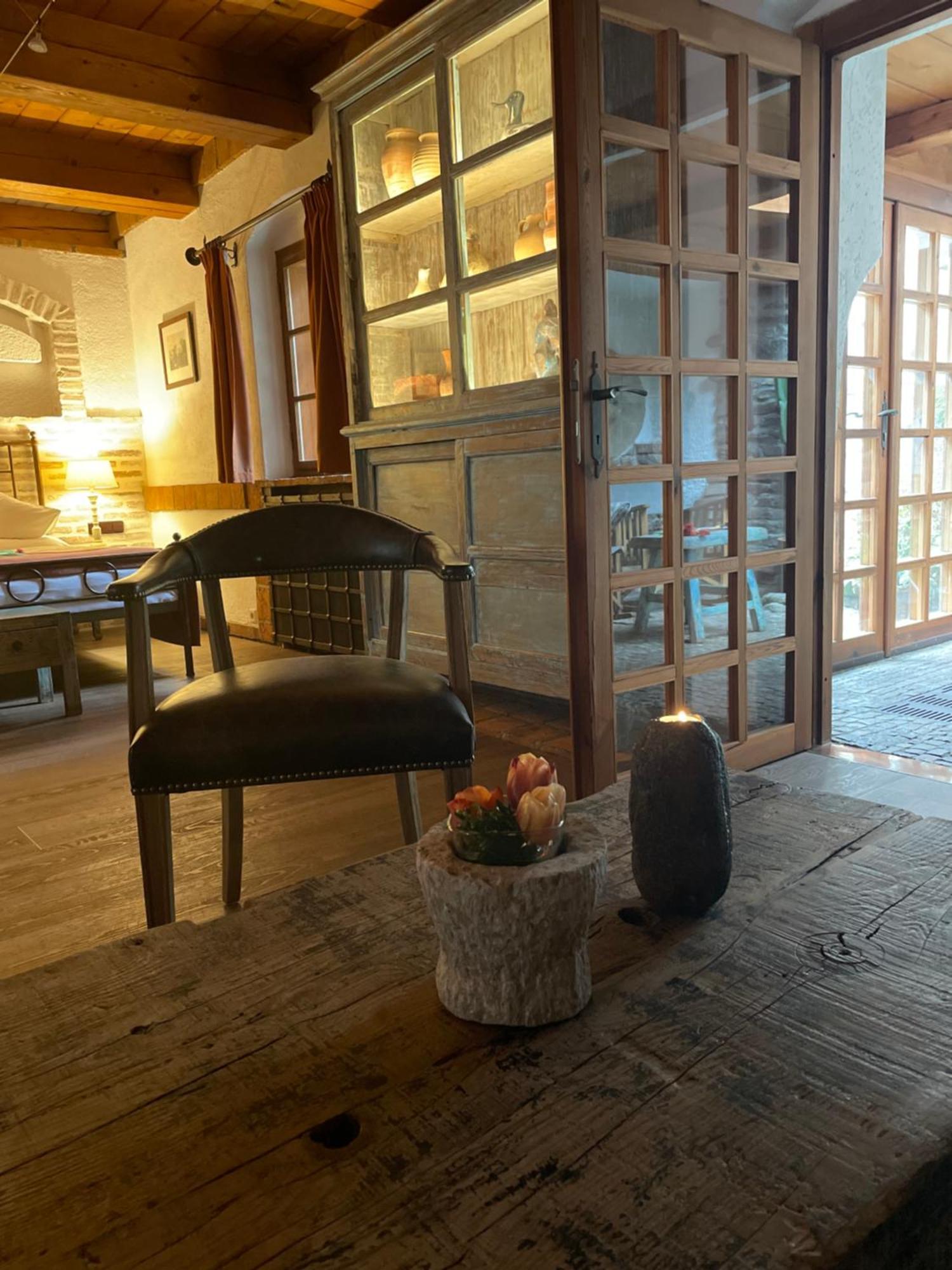 Romantik Hotel U Raka براغ المظهر الخارجي الصورة