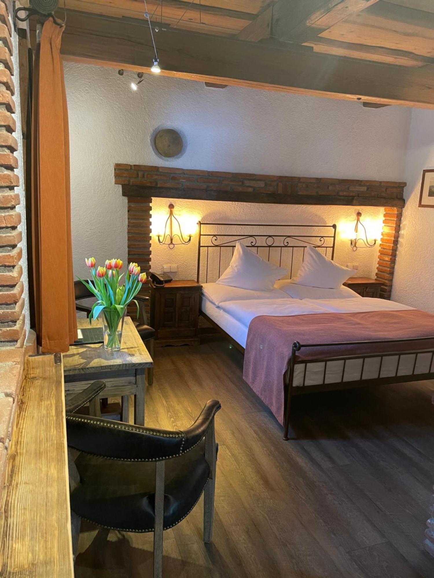 Romantik Hotel U Raka براغ المظهر الخارجي الصورة