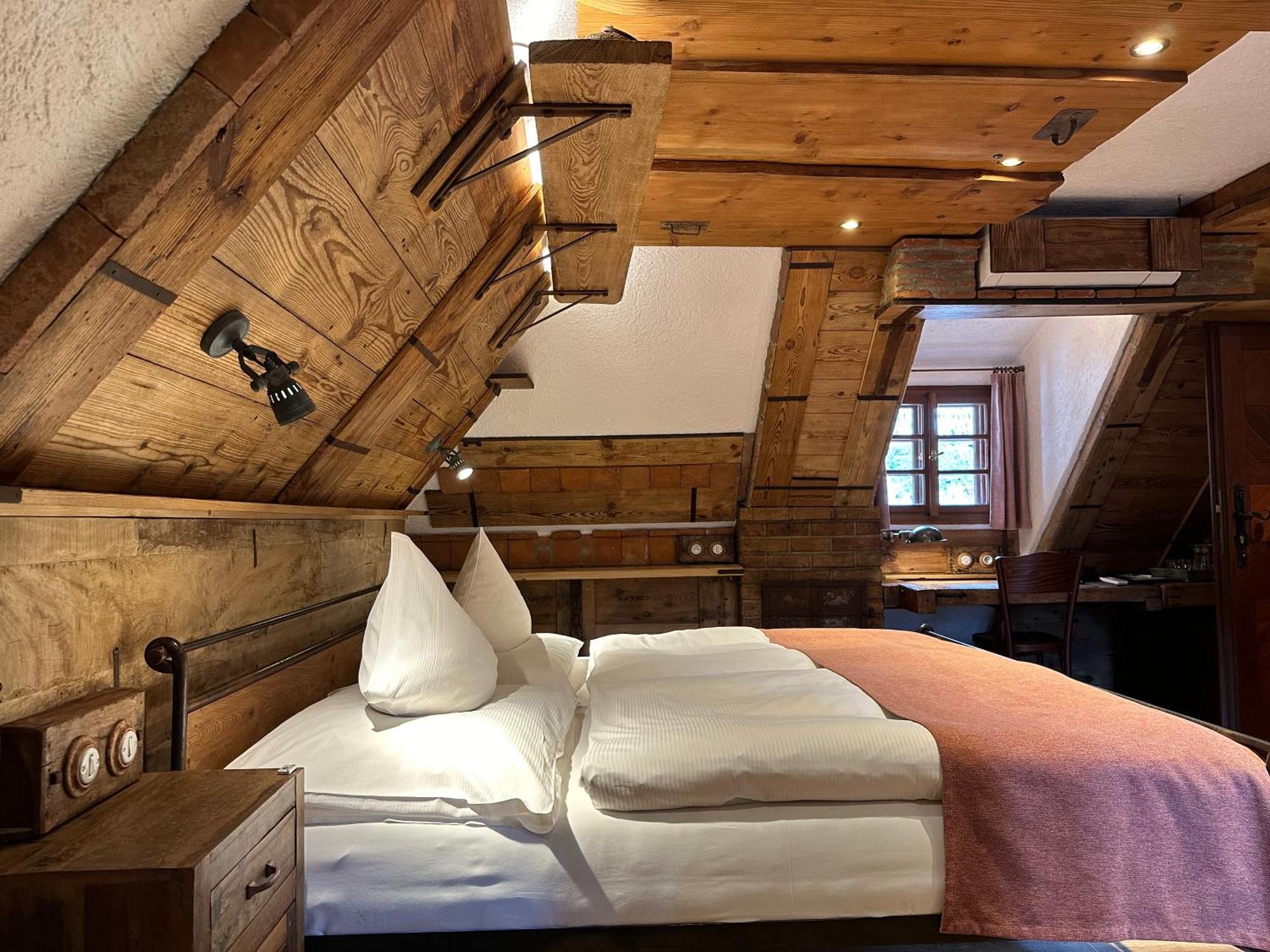 Romantik Hotel U Raka براغ المظهر الخارجي الصورة