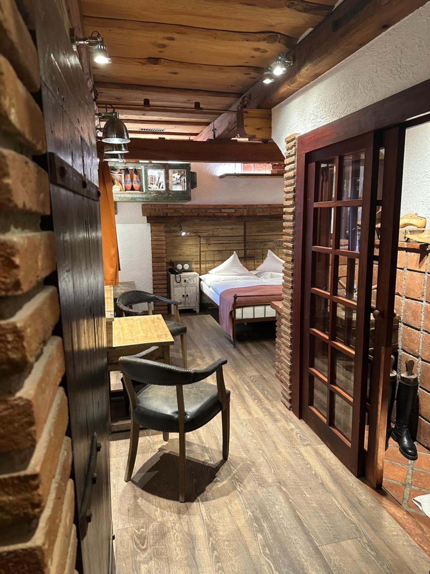 Romantik Hotel U Raka براغ المظهر الخارجي الصورة
