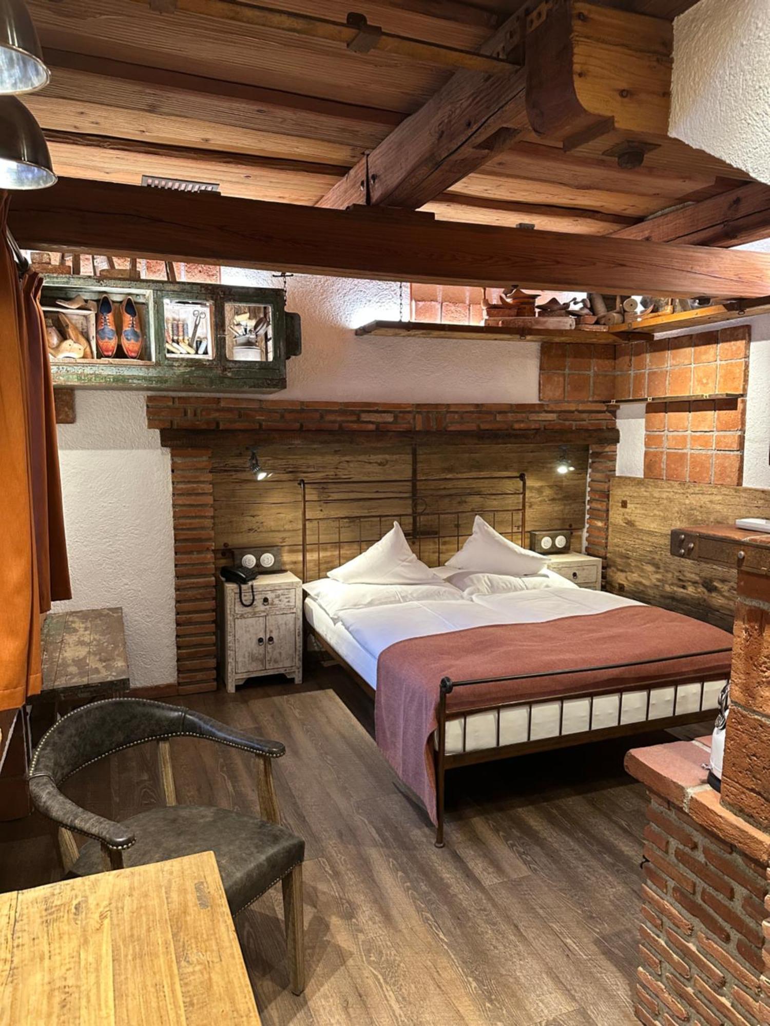 Romantik Hotel U Raka براغ المظهر الخارجي الصورة